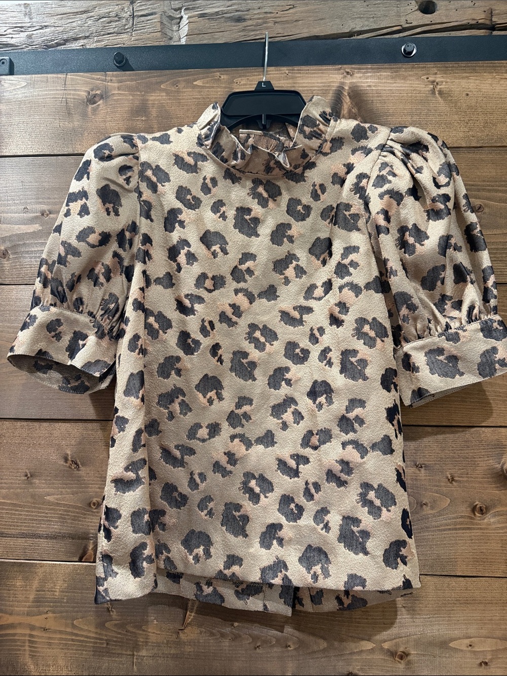 entro Leopard Print Puff Sleeve Blouse in Taupe and Black